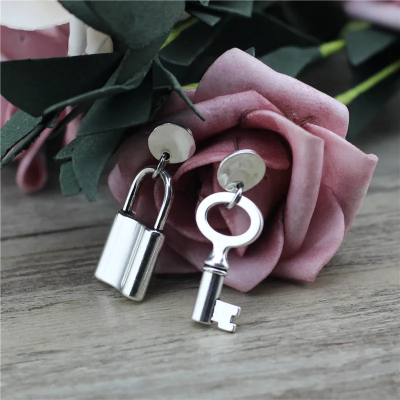 

Anslow Brand Sale Unique Design Metal Couple Promise Love Key And Lock Earrings For Women Party Jewelry Accessory LOW0049E