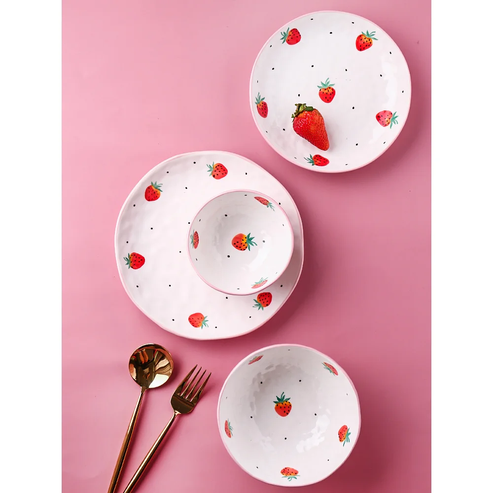Керамические обеденные тарелки с изображением милой девочки клубники набор