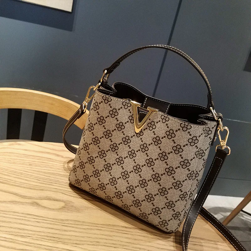 

Brand Design Bucket Bag Women 2022 New Flower Printed Leather Shoulder Bags Vintage Handbags V Letter Messenger Crossbody Bag