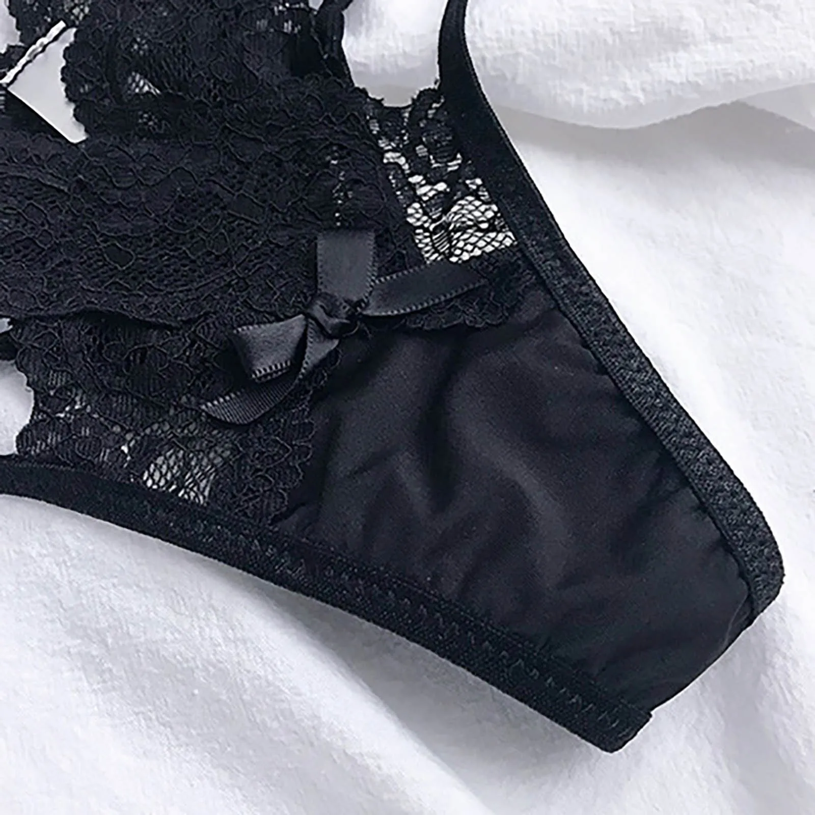 

2021 New Female Intimates Low Waist Lace Thong With Ribbon Peach Hip Sexy T-shaped Pants Underwear Briefs Panties