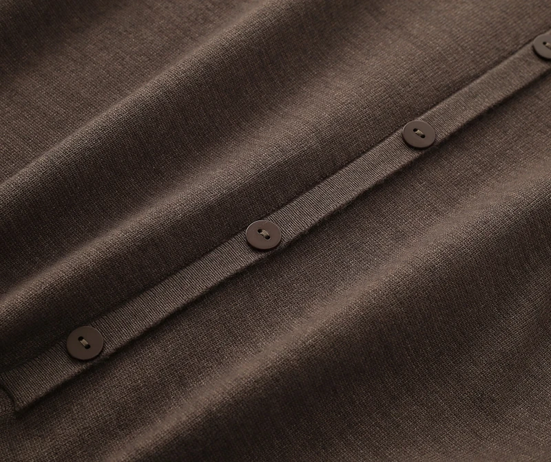 Женское трикотажное платье миди с длинным рукавом высоким воротником и