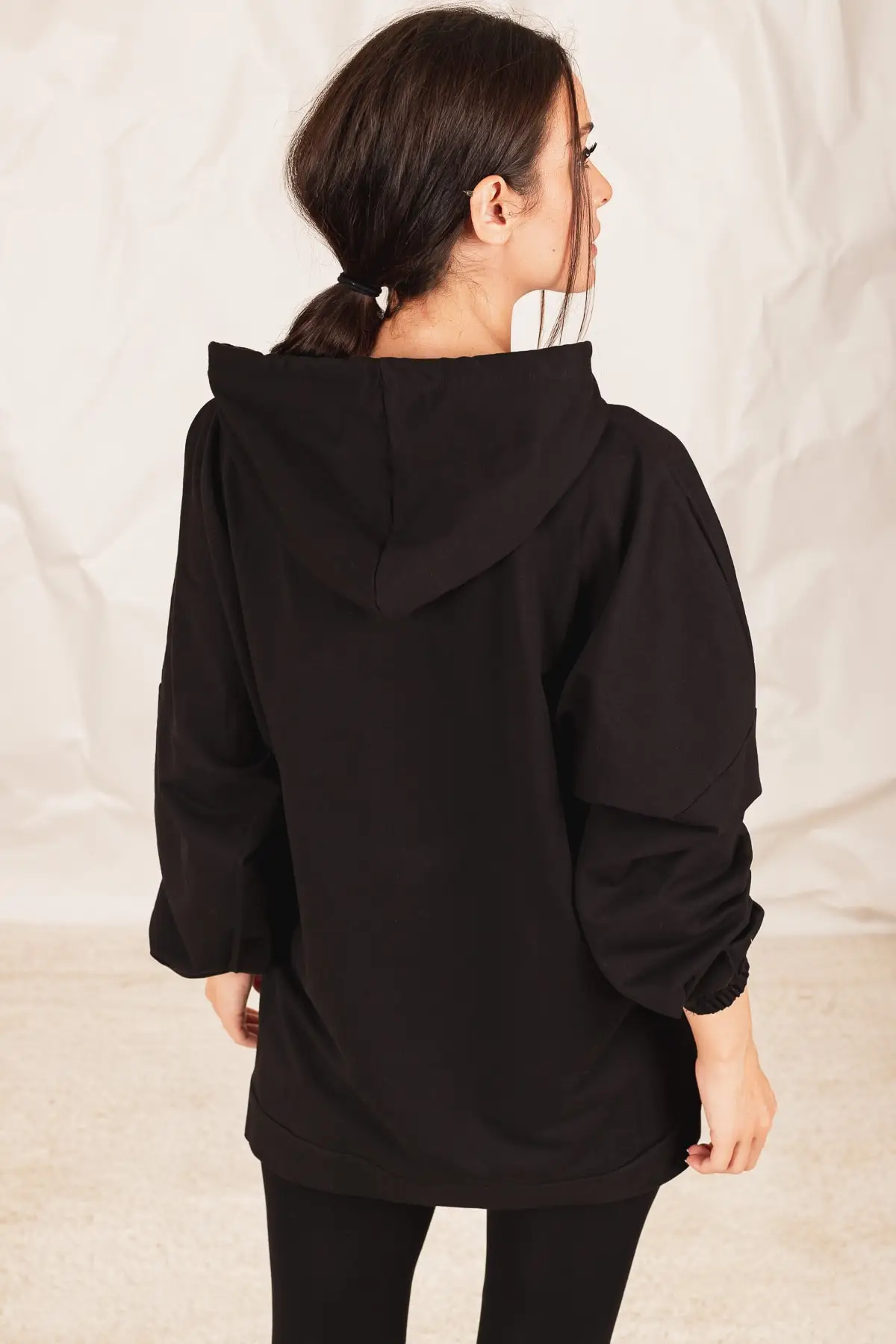 

2021 New Fashion Women's Black Hooded Sweatshirt With Pocket Casual Fashion Color Options Fast Delivery Free Shipping