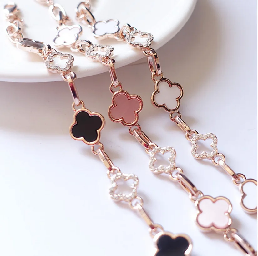 

small commodity Korean simple four petal flower bracelet women's fashion bracelet girl heart small fresh hand accessories wholes