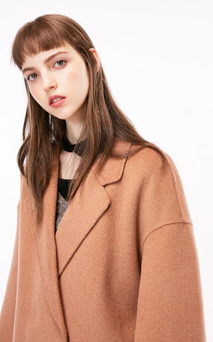 Только женское осеннее длинное шерстяное пальто со скрытыми пуговицами на шнуровке | 11836U506