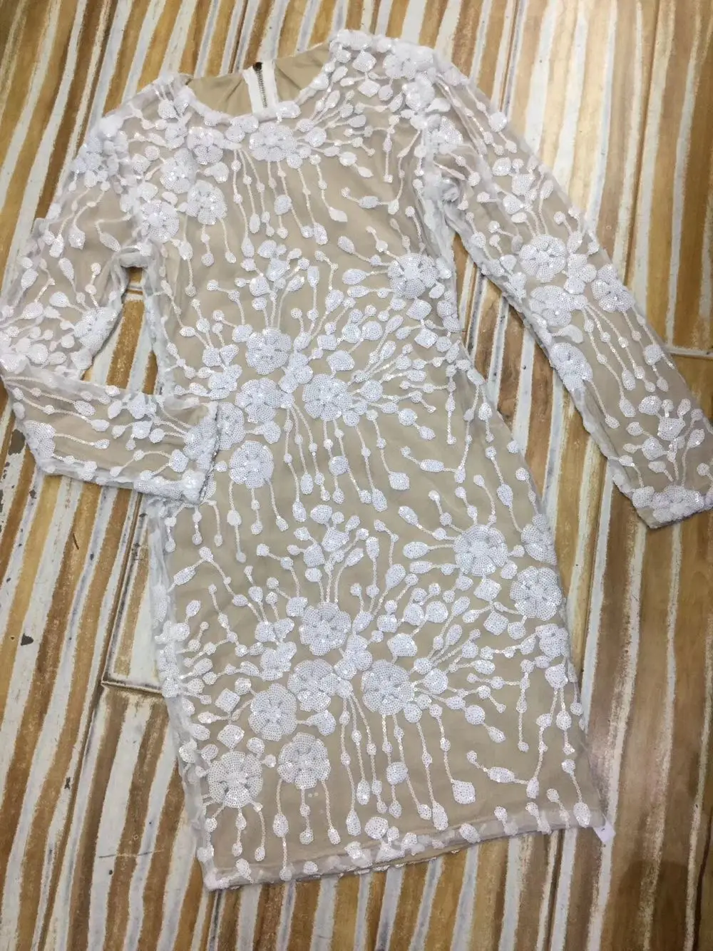 

2019 High Quality White Lace Long-Sleeve Rayon Celebrity Bandage Dress Club Party Bodycon Dress