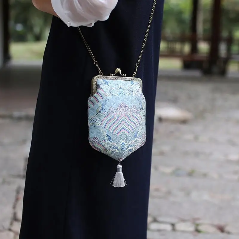 

Ручной продуманные шелк море скалы парча ковка новые модные солнцезащитные очки в стиле ретро с цепи Женский Мобильный телефон сумка