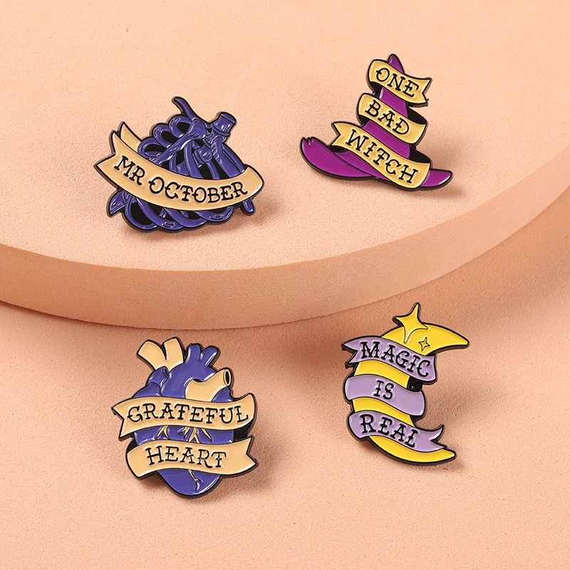 

Personality Unique Moon Heart Letter Pins Creative Cute Cartoon Quote Witch Brooch All-matched Funny Letter Skull Brooch