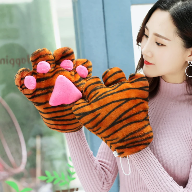 Реквизит для выступлений Детские утепленные в виде отпечатка лапы тигра серый