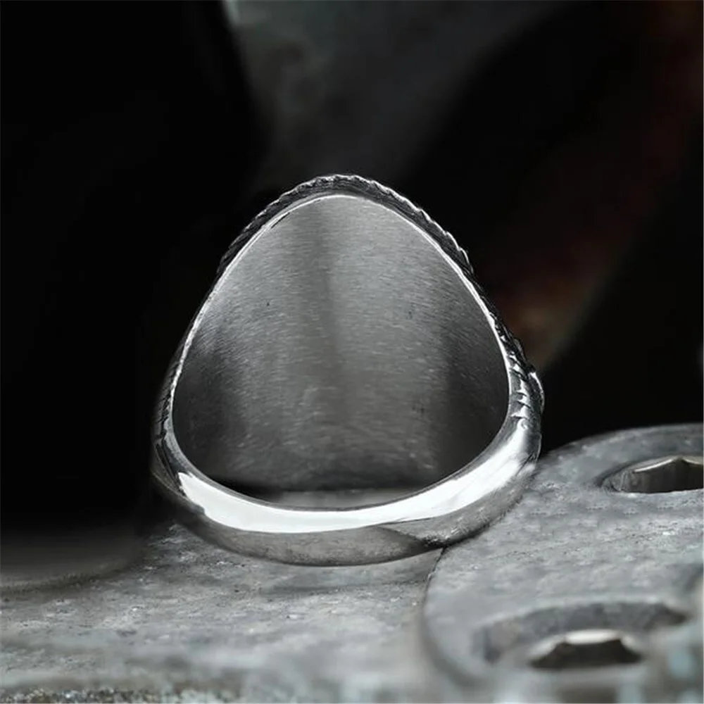 

New creative popular two-color lighthouse ring men's retro punk hip hop trendy boy rock party locomotive accessories jewelry