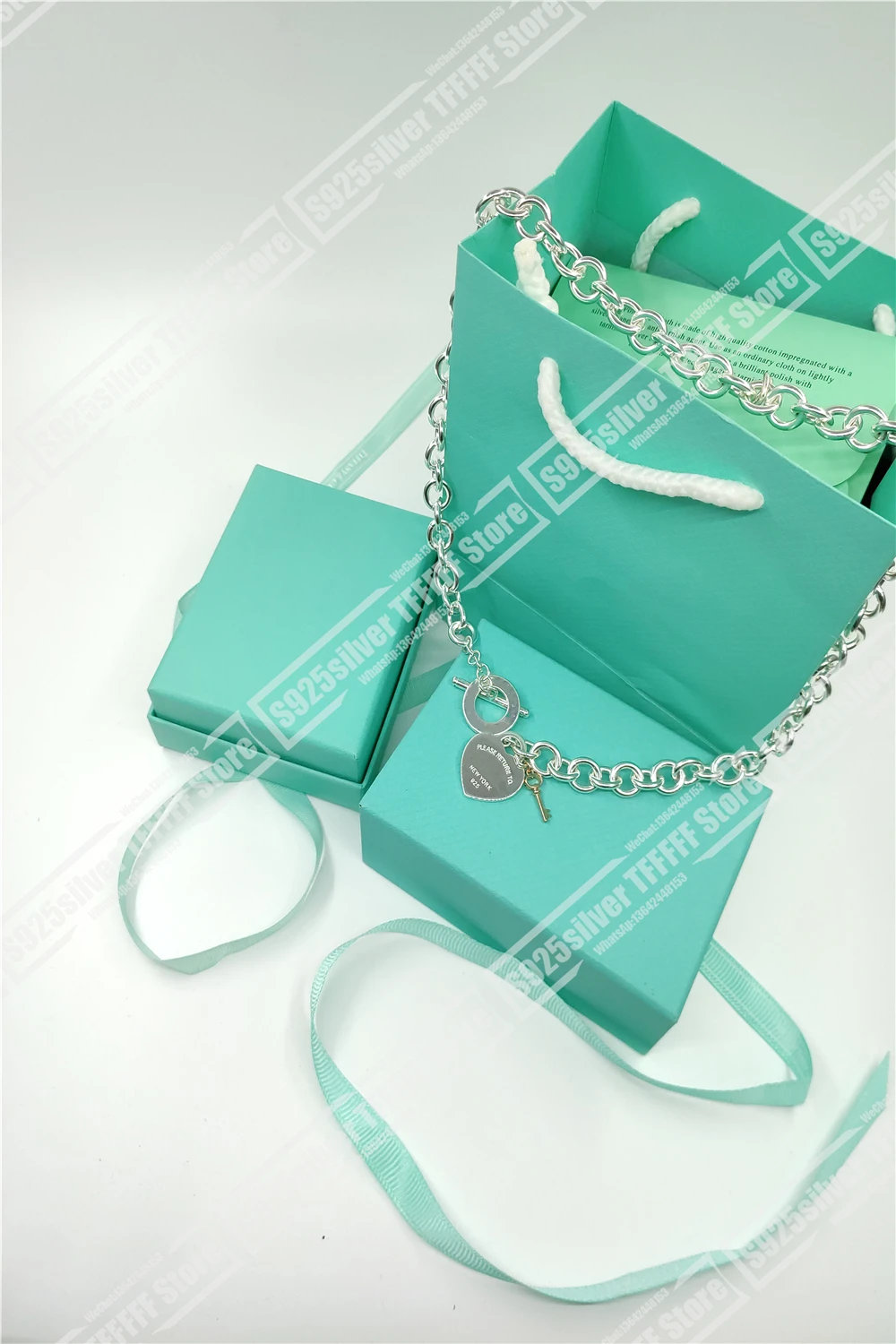 

Classic T/heart key pendant necklace, men and women and holiday gifts