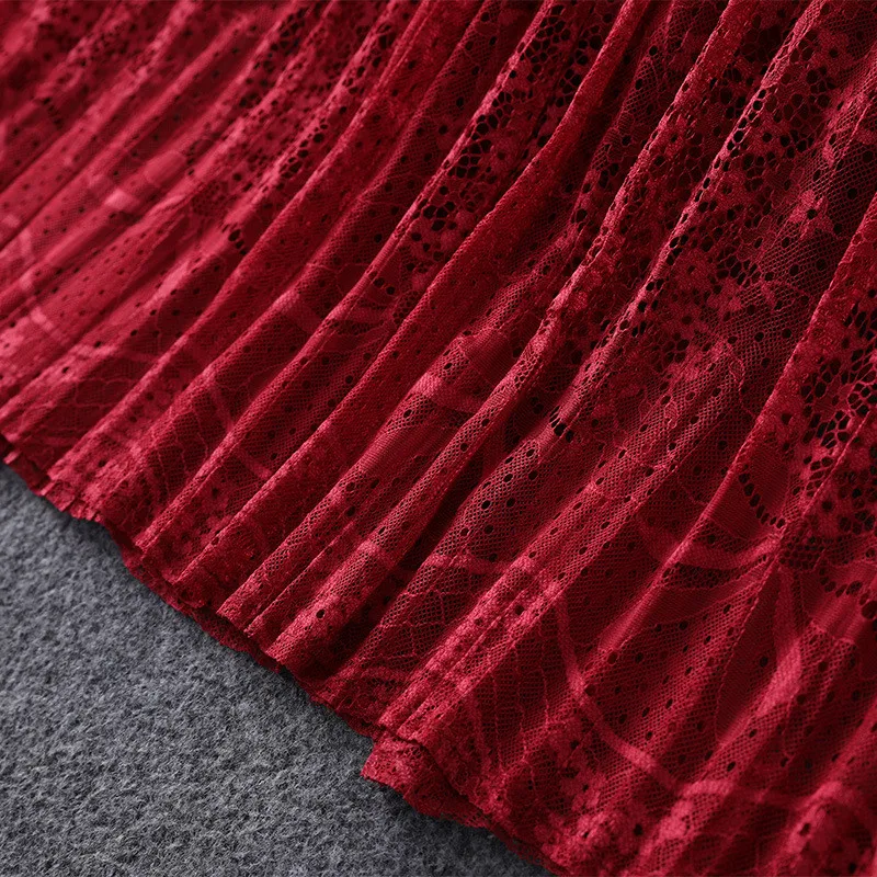 Женское кружевное платье с длинным рукавом черное ажурное до середины икры в