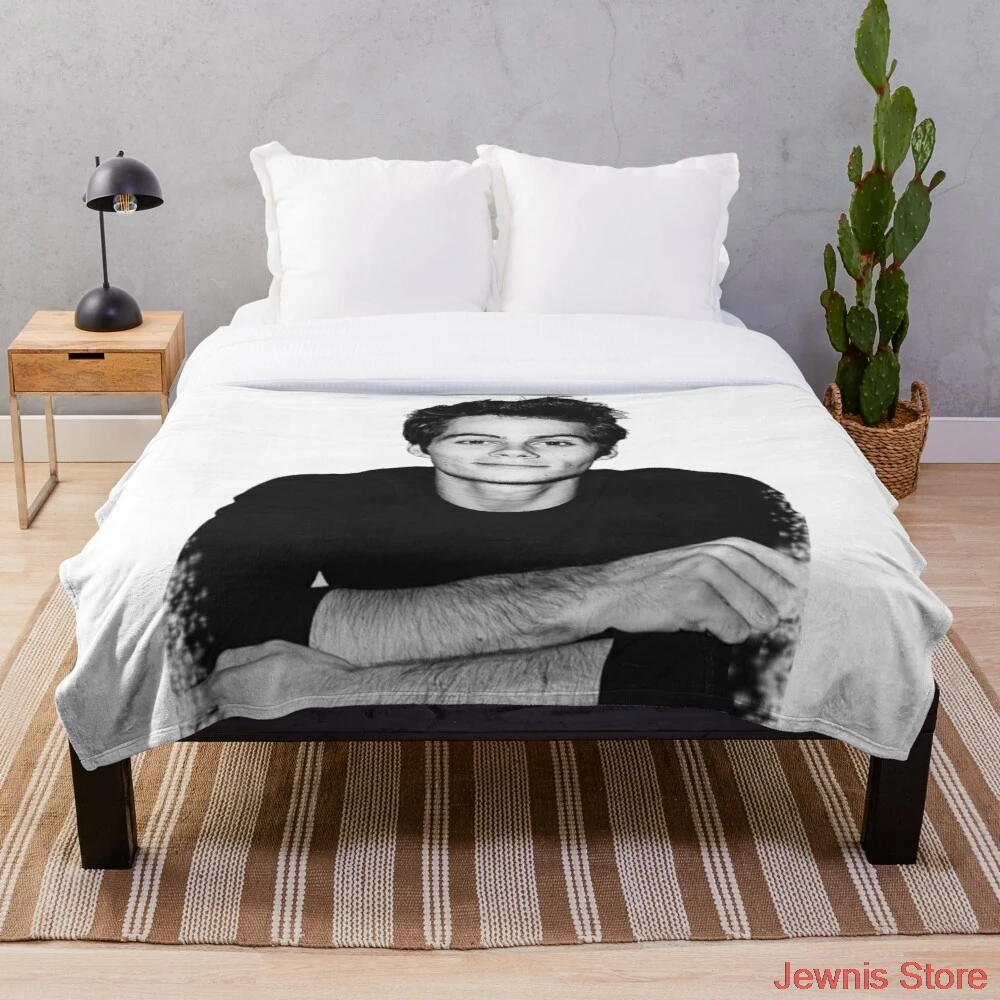 Dylan O Brien Throw Blanket Soft Warm Coral Fleece Plush Throw Blanket Rug Piece Sofa Bed Knee blankets Boys Girls