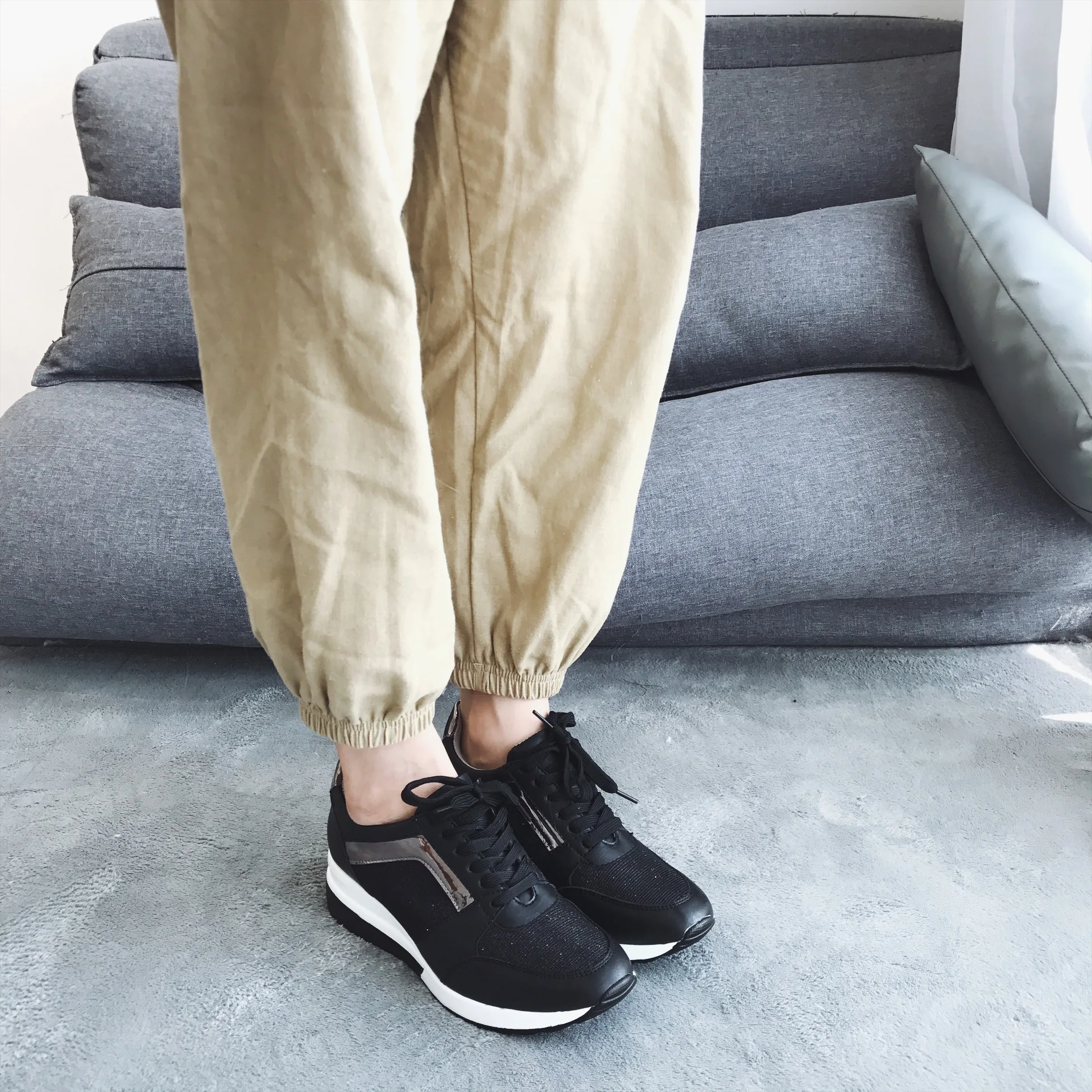 Женские кроссовки на танкетке KJZTSF Белые Повседневные дышащие платформе обувь