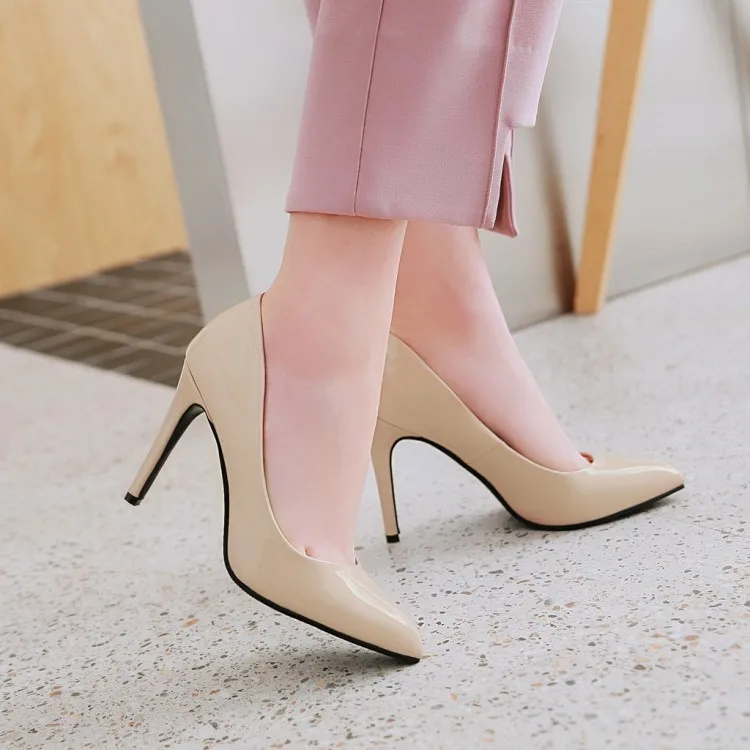 Туфли-лодочки BigSize женские высокий каблук заостренный носок лаковая кожа