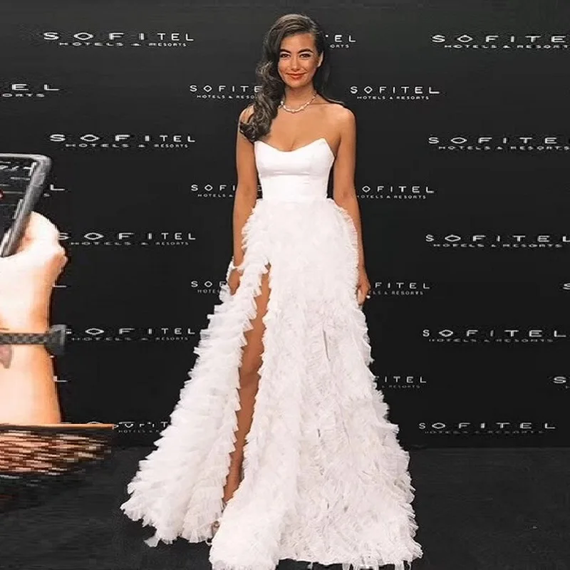 Белое элегантное платье макси без бретелек для знаменитостей женское