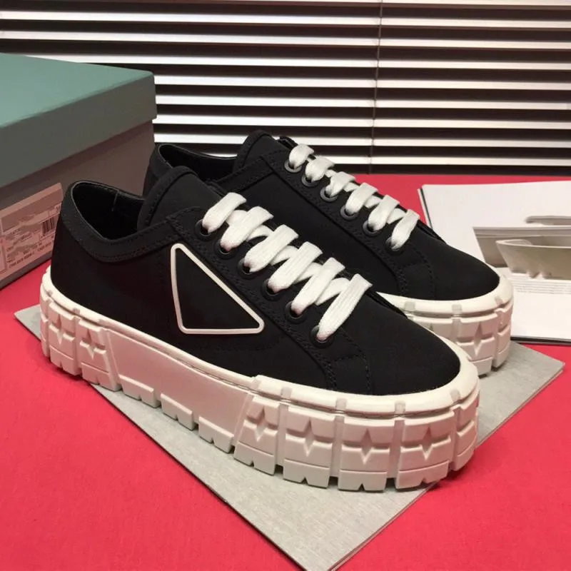 

New Sneakers Women 2020 Brand Designer Casual Shoes Women Creepers Sneakers Outdoor Trainer Female Lace Up Flat Platform Shoes
