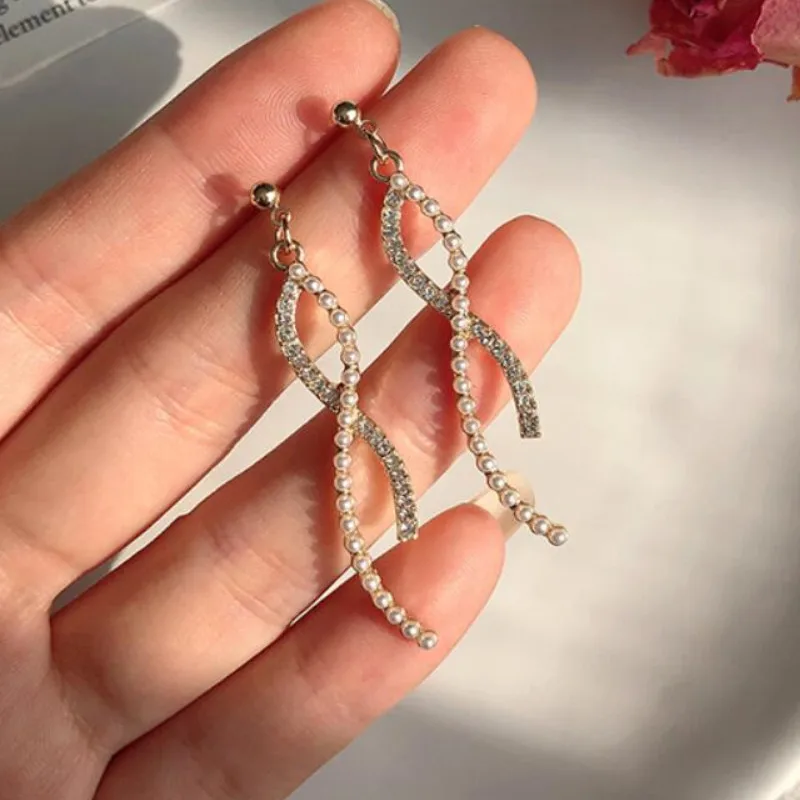 

Women Fashion Sweet Curve Pearl Dangle Earrings 2021 Trend Jewelry Gift