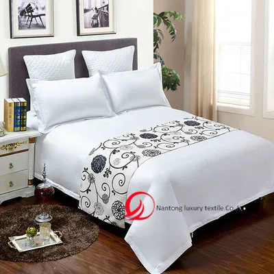 Декоративная постельная дорожка золотого цвета|Покрывало| |