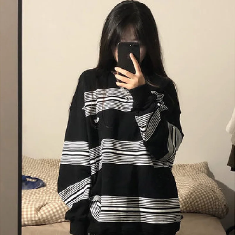 

Autumn Sweater Women Vintage Black Striped Loose Thin Pullover Long Sleeve Top Student Kawaii Emo Y2k Couple Aesthetic Clothes