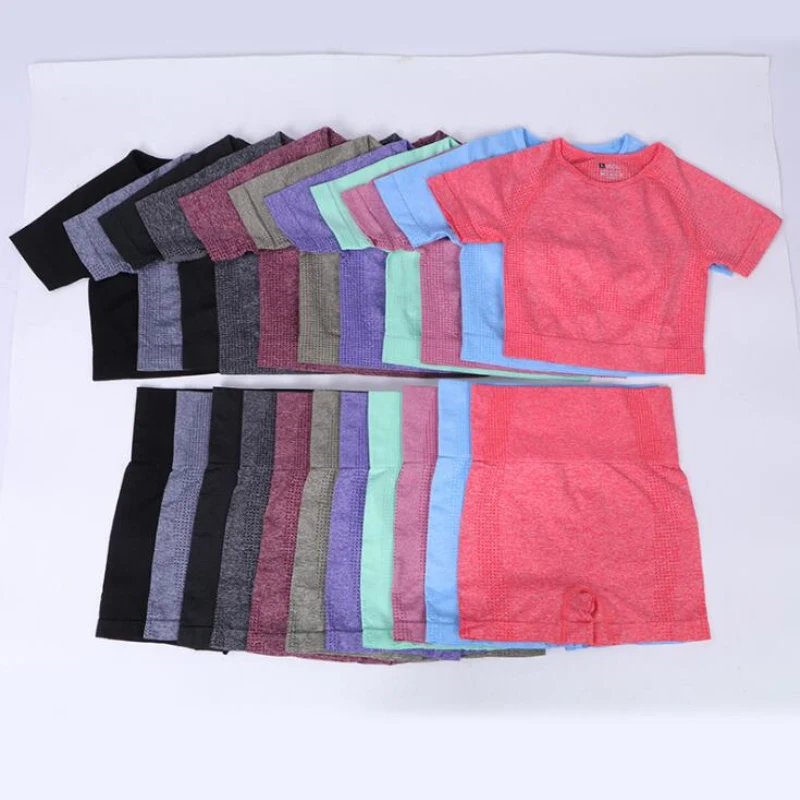 

Женский спортивный костюм для фитнеса Vital, бесшовный спортивный костюм из 2 предметов, укороченный топ с коротким рукавом и шорты для воркау...