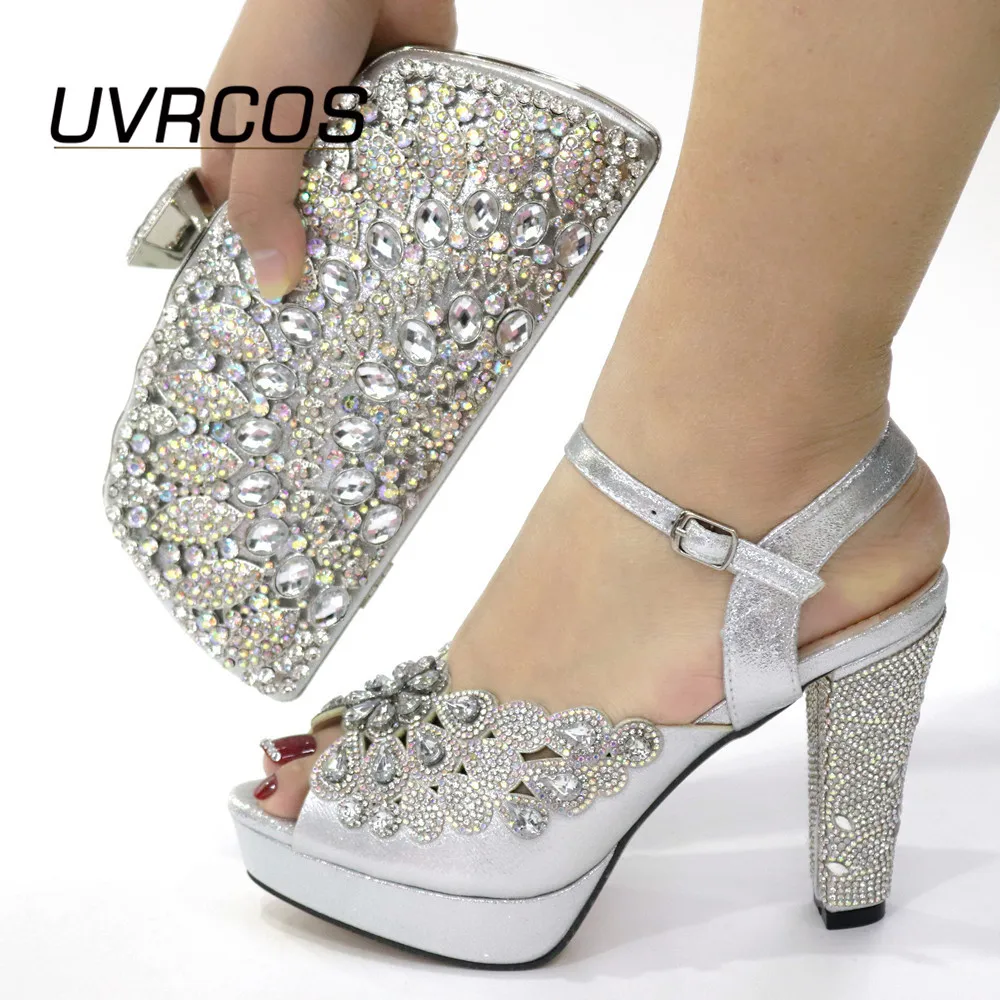 

Высота каблука 10,5 см элегантные 2021 серебристого цвета с принтом дизайнерская обувь и вечерняя сумка, Набор Горячая Распродажа Босоножки с с...