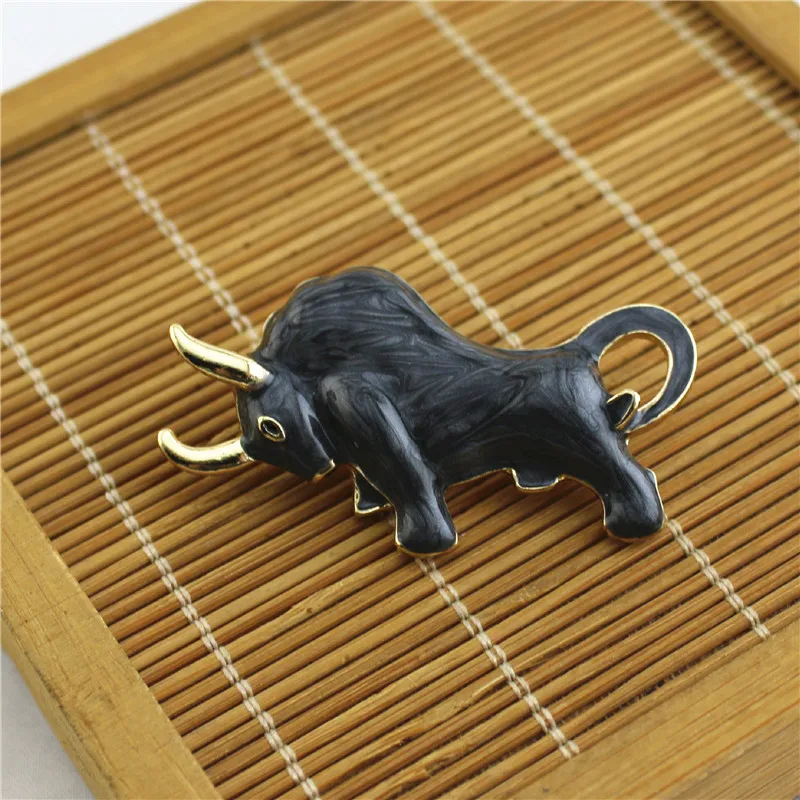 New Year of the Ox Retro enamel fashion bull brooch Alloy creative Zodiac broochs | Украшения и аксессуары
