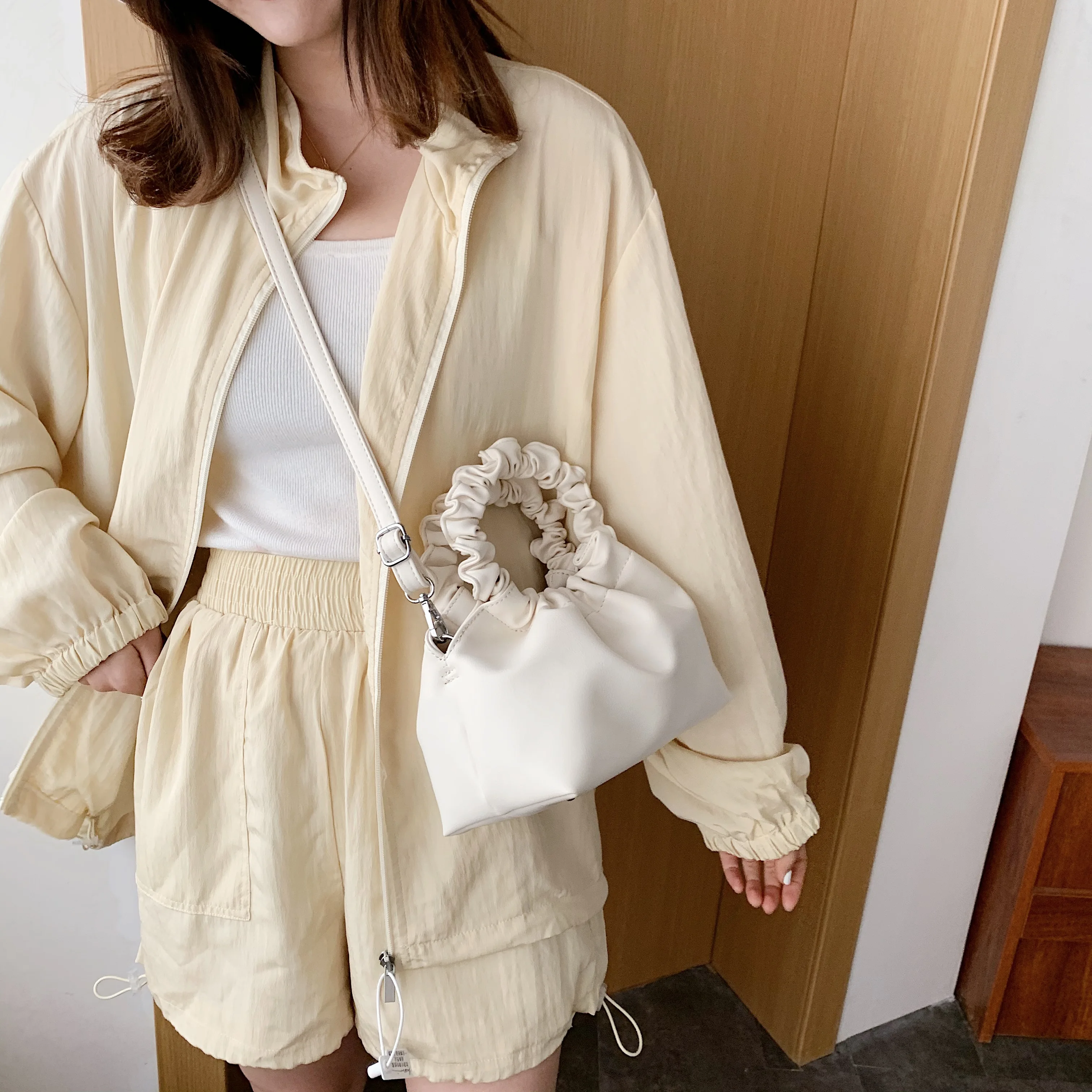 Искусственная кожа облако сумки-шопперы для женщин 2021 Твердые Цвет сумка через