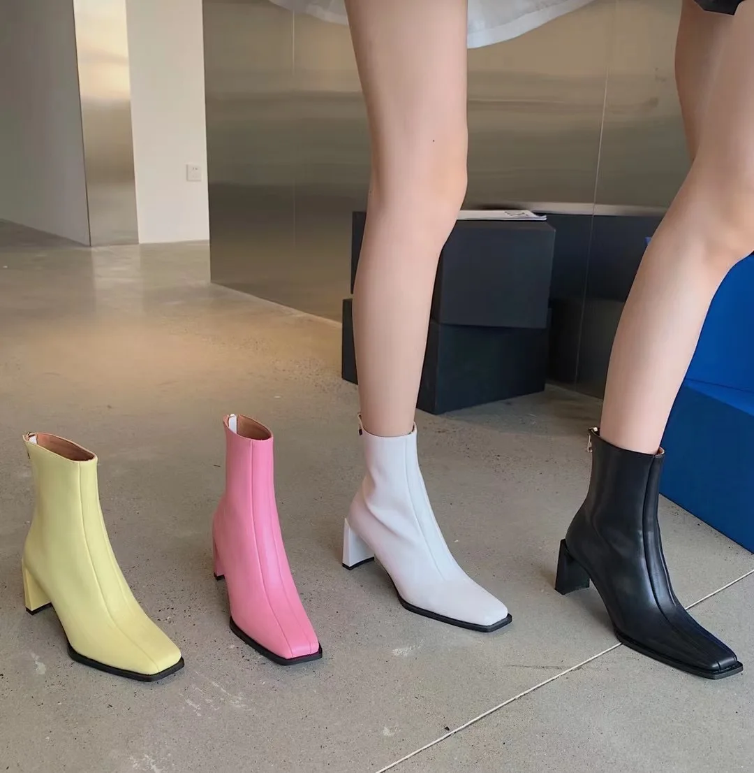 

Women's Shoes