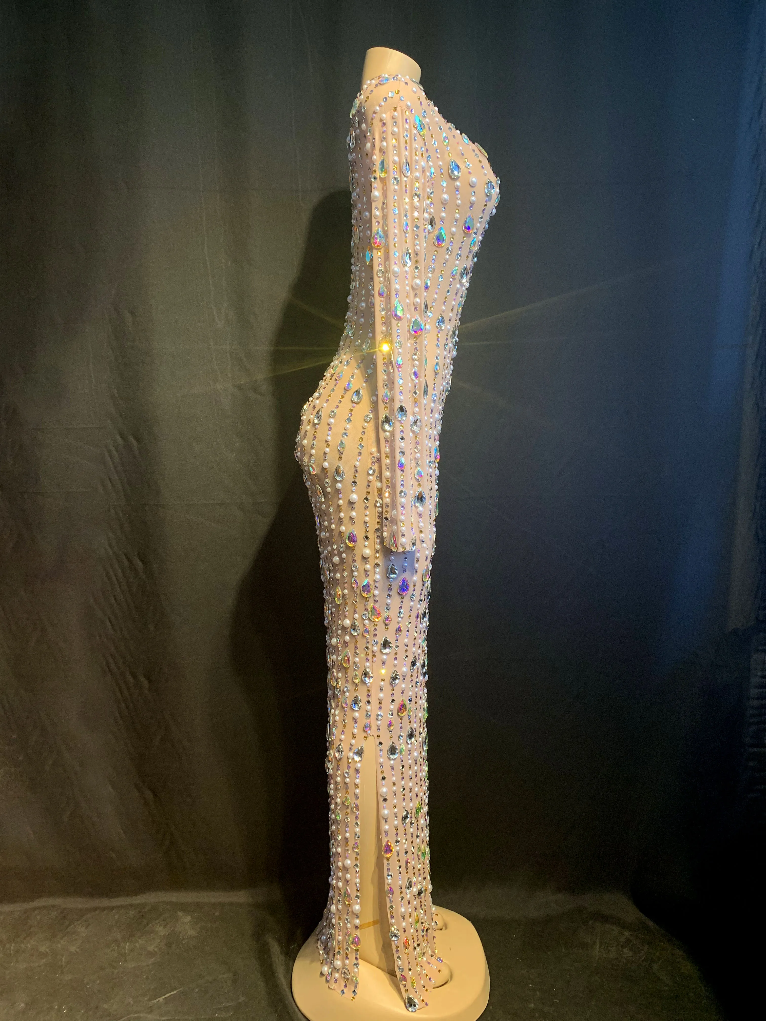 Высококачественное черное бежевое длинное платье с длинным рукавом блестящее