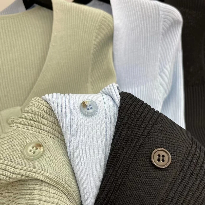 

Women's Fashion Summer Retro Elegant V-Neck Thin Stretch Short Sleeve Knit Cardigan Top