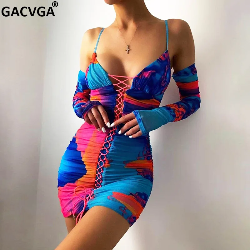 

Женское мини-платье с открытой спиной, принтом и рюшами