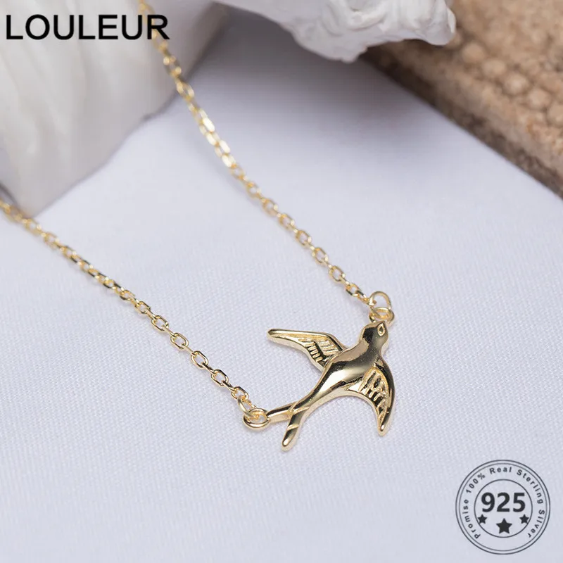 

Женское колье-чокер с подвеской в виде ласточкины, серебро 925 пробы