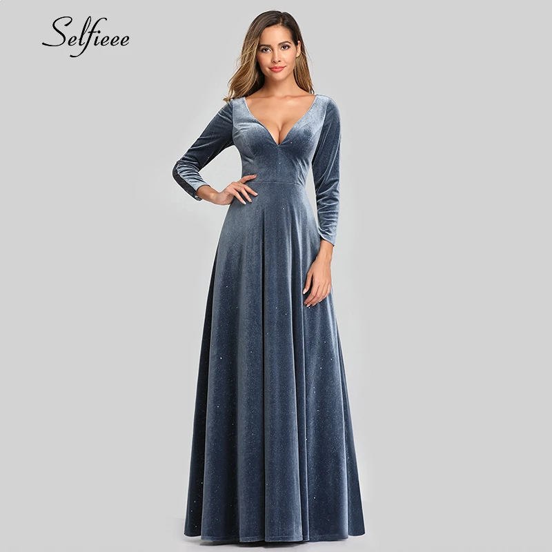 Элегантное велюровое женское платье трапециевидной формы с глубоким v образным