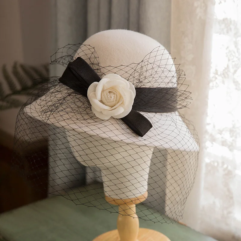 

2021 Winter Bride Wedding Chic Flower White Fedora Hat with Veil Lady Cocktail Show Cloche Hat Women 100% Wool Felt Hat 55-58cm