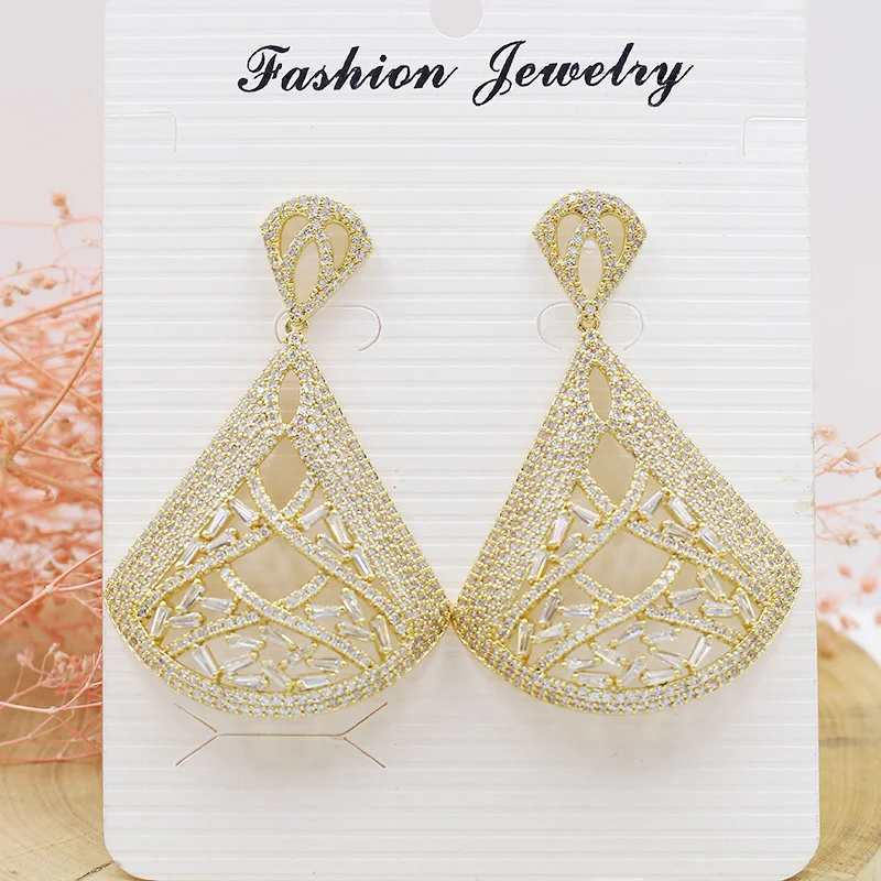 

Dubai 18-karat gold pendant earrings, rose gold tassel jewelry earrings, wedding party ladies elegant and beautiful accessories