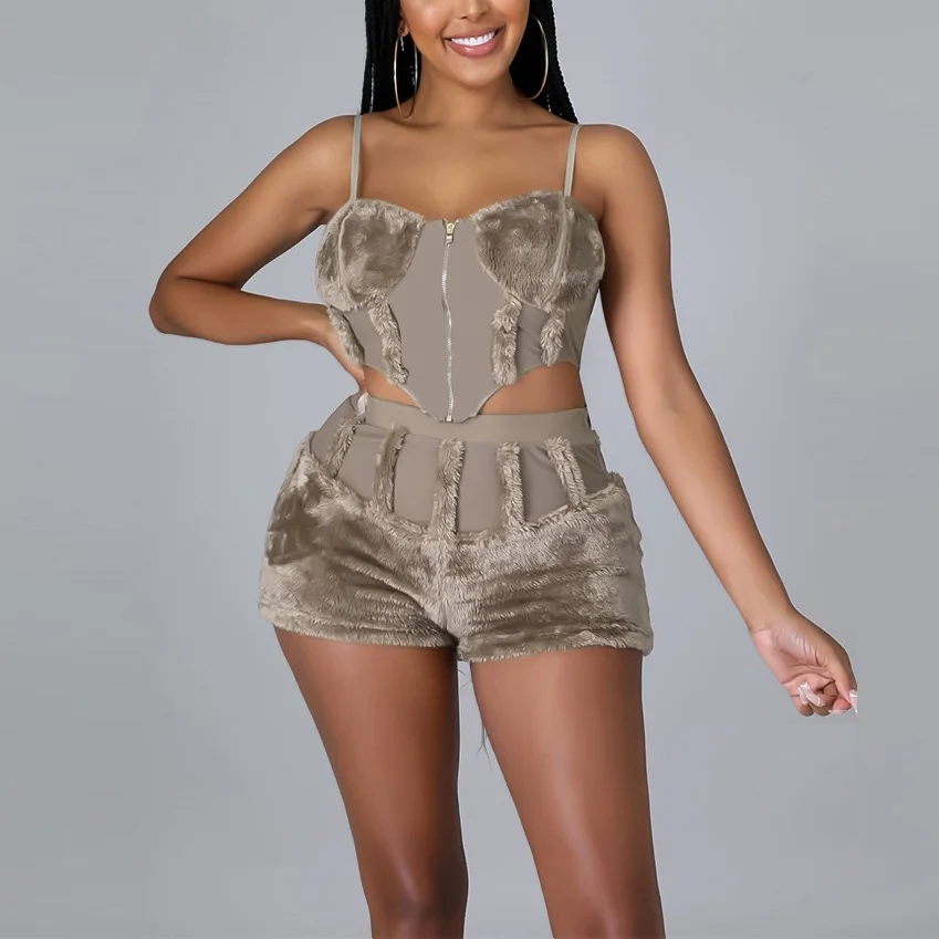 

Сексуальные комплекты, новинка осень-зима, топы на бретелях-спагетти и шорты, однотонные сексуальные соблазнительные вечерние комплекты из...