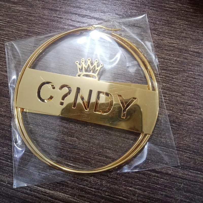 Индивидуальные большие серьги-кольца в виде короны с именем под заказ для женщин