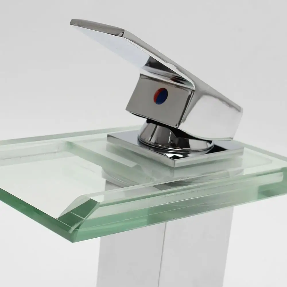 Светодиодный смеситель для раковины в ванной комнате Водопад хромированный одно