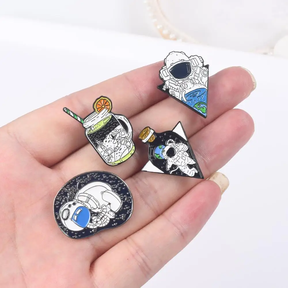 Эмалированная булавка космонавта для путешествий Вселенная мешочек брошек