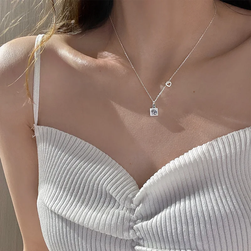 

VENTFILLE 925 Sterling Silver Flash Diamond Lucky Bottle Necklace Female Simple Wild Girlfriend Birthday Gift Clavicle Chain