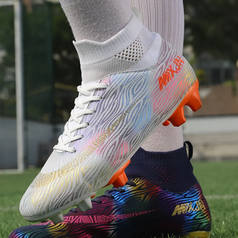 

The latest men's long nail broken nail outdoor training professional football shoes flexible non-slip couple sports shoes