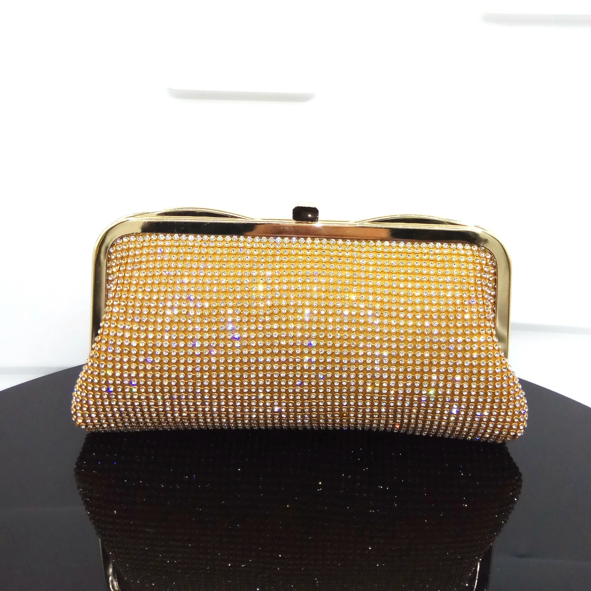 

New European and American fashion soft bag with cross-body bag dinner bag