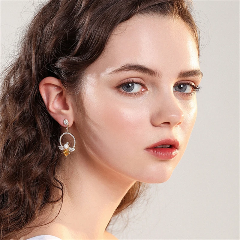 

LATS Korean Yellow Zircon Bee Dangle Earrings Flash rhinestones Pearl Earrings for Women 2020 Fashion Jewelry Drop Earings