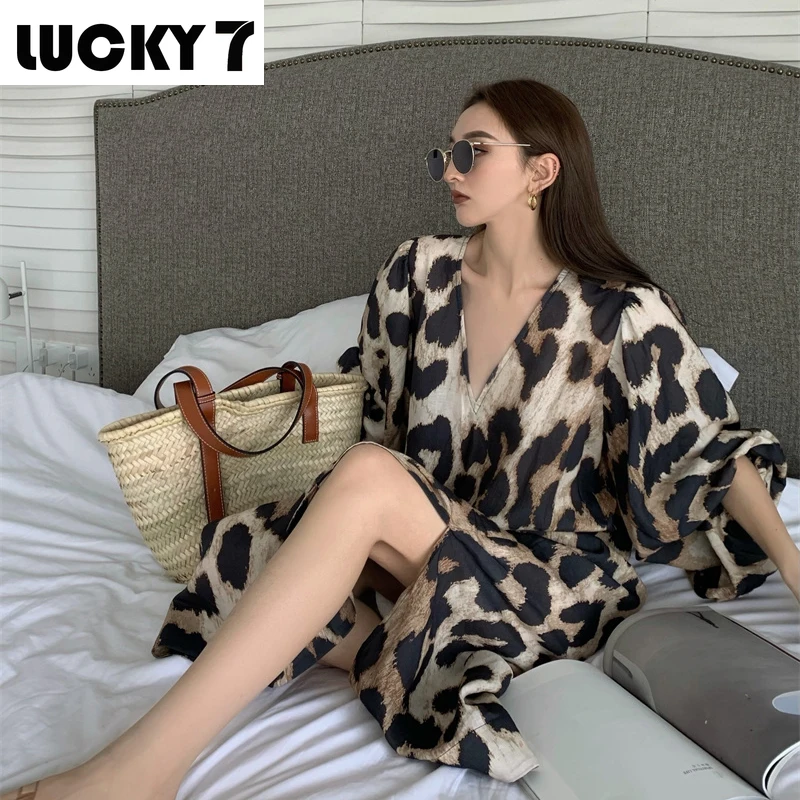 

2021 autumn female lantern sleeve V-neck dress sexy leopard print mid-length elegant lady party dress new short skirt