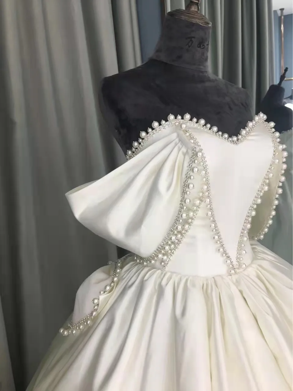 Цепочка с жемчужными кисточками 2 см