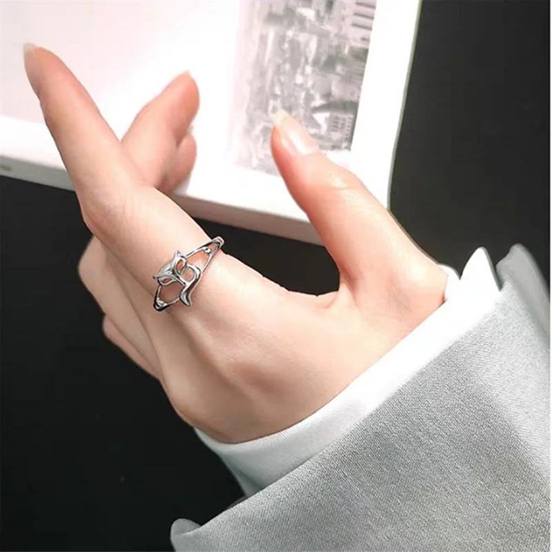 Кольцо женское регулируемое из белой бронзы с цветком персика | Украшения и