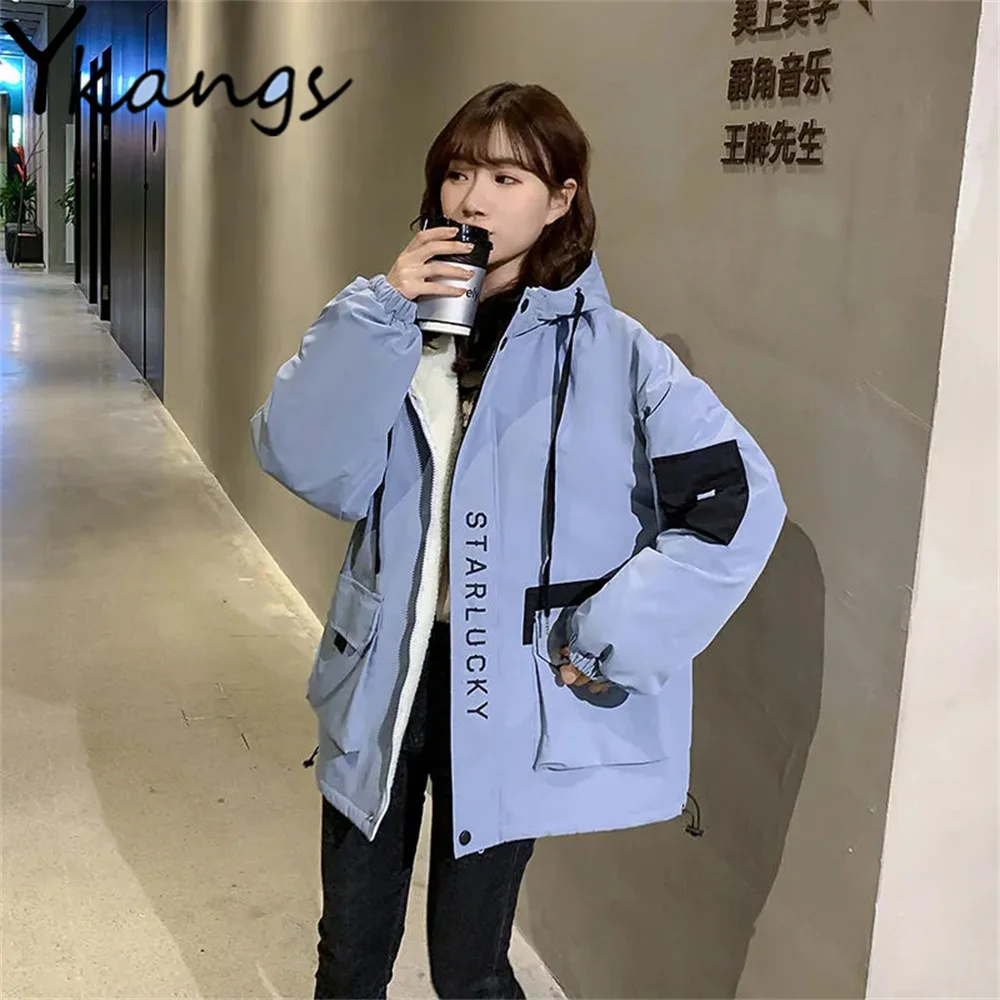 

Женская рабочая куртка Harajuku, осенне-зимняя куртка из бархата, утепленные студенческие парки High Street, свободное пальто с капюшоном и буквенны...