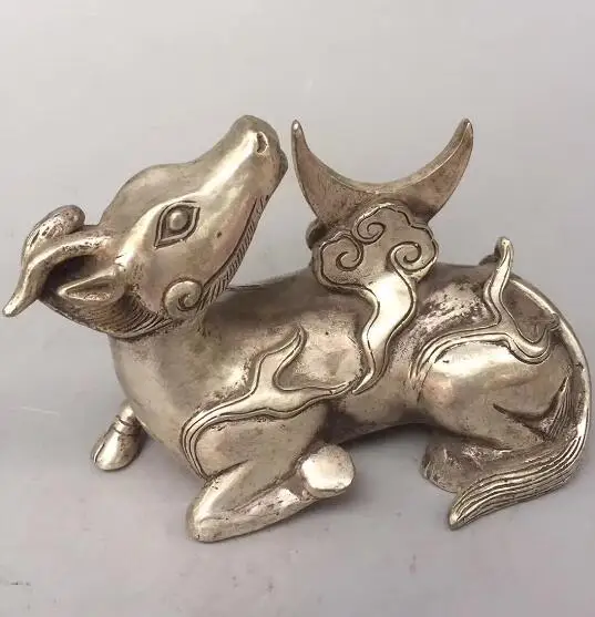 

Collection Chinese Tibet Silver Carved Rhinoceros Looking At The Moon Copper Statue Spouse Lovers Wedding Decoration