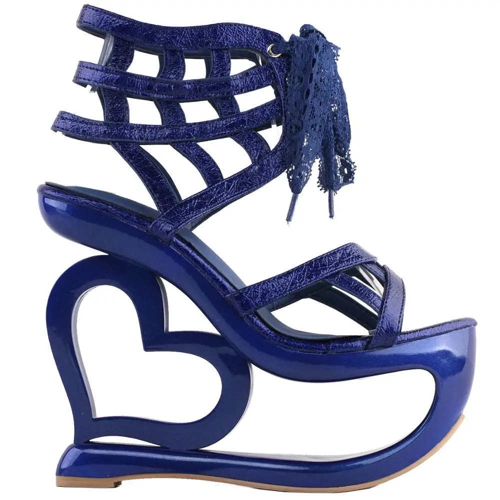 Клубные сандалии на танкетке со шнуровкой в стиле SHOW STORY панк с черной паутиной