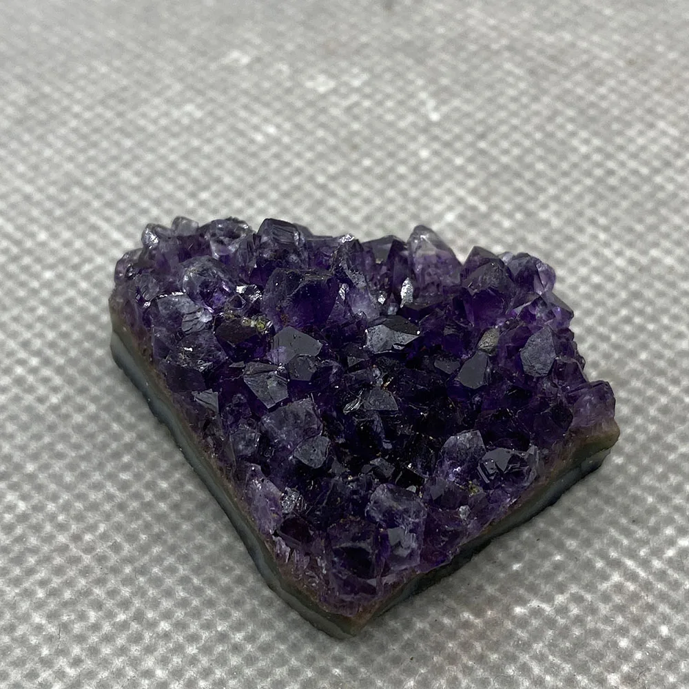 

The color of the natural Brazilian amethyst rough is very good in purple. 11#